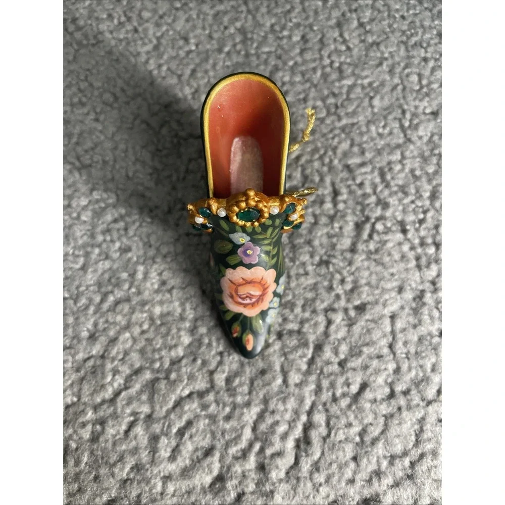 Vintage Ashton-Drake Stepping In Time Shoe Tapestry Rose Heirloom Ornament A